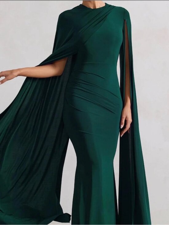 Club L London Dresses & Skirts - NWT Club L London Magdelena One-Shoulder Emerald Green Cape Gown